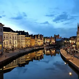 Apartment Romantic Unesco Medieval House In The Center, Ghent